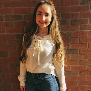 Meet your Posher, Hollee